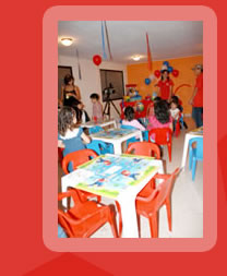 Gimnasio infantil, payasos, mimos y talleres recreativos.